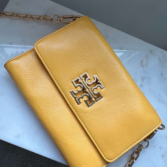 Tory Burch Britten Chain Wallet - Picture 2 of 6